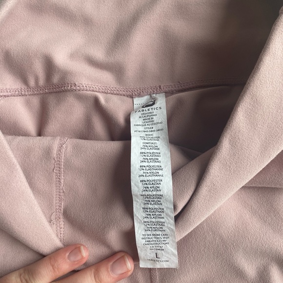 Fabletics blush cropped leggings - Picture 3 of 4